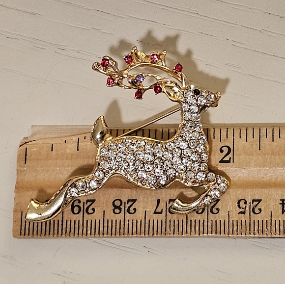 Sparkling Rhinestones / Crystals Deer Brooch - Picture 4 of 4